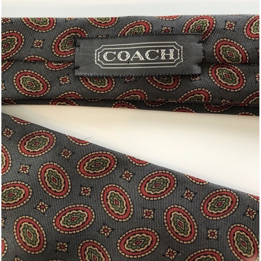 Men's COACH designer necktie 100% Italian silk. Grey w/oval design. Free Ship